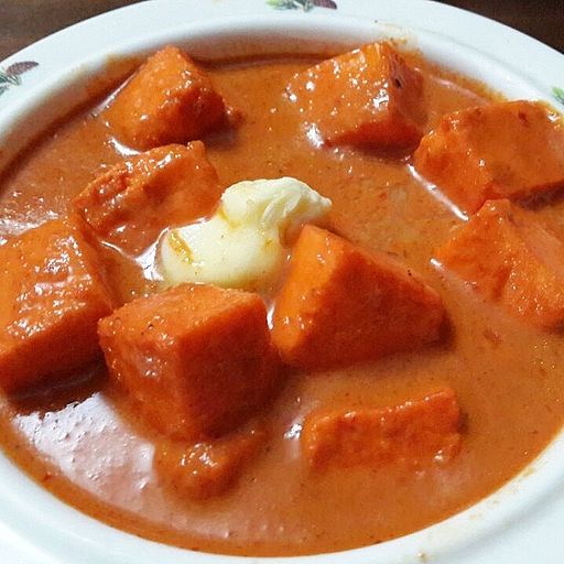 Paneer makhani, un delicioso plato indio de queso y salsa de