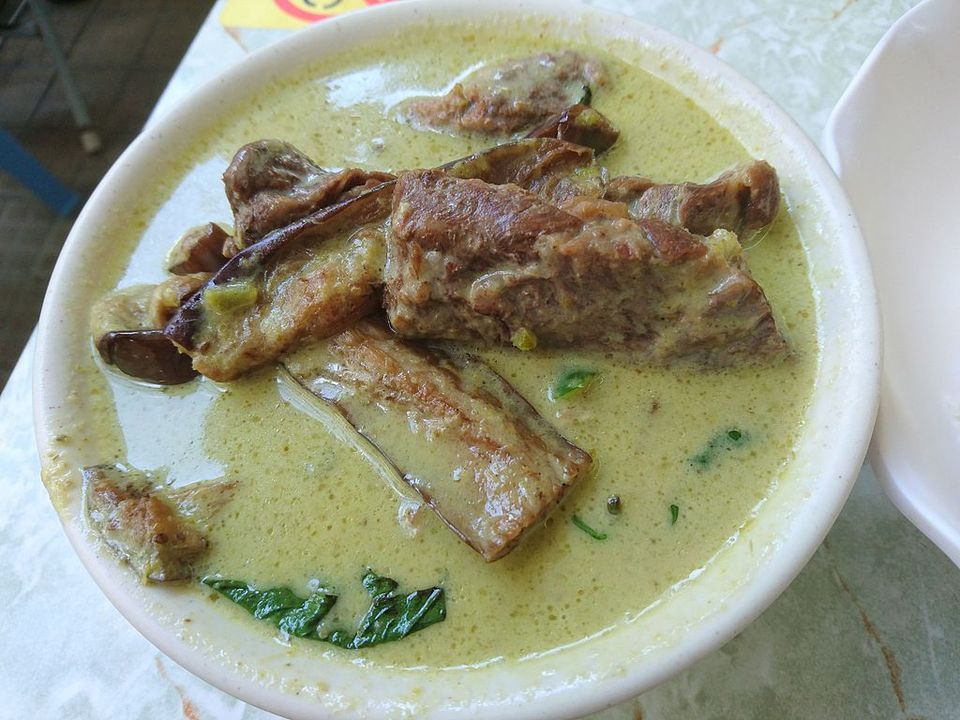 Curry verde tailandés de carne y verduras