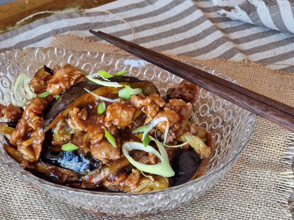 Berenjenas al vapor con salsa yuxiang